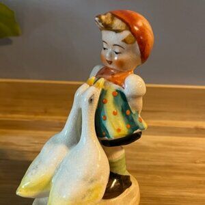 Occupied Japan 1945 to 1952 figurine little girl with geese goose Vintage